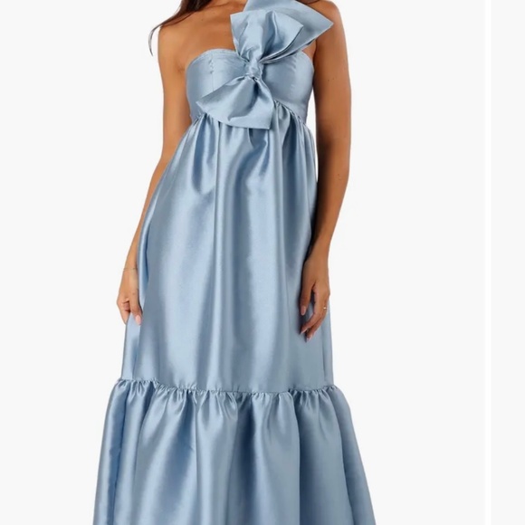 Petal & Pup Dresses & Skirts - Petal & Pup Betina Bow One Shoulder Gown